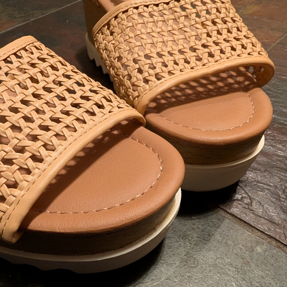 Universal Thread Alba Platform Wedge Sandals 8.5 - image 3